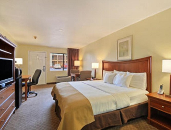 Days Inn by Wyndham Natchitoches image 18